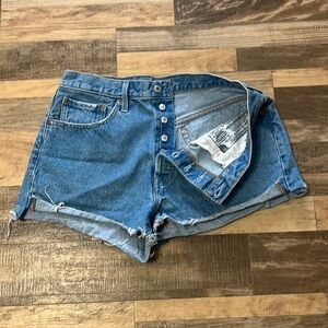 Levi’s 501 shorts size 32